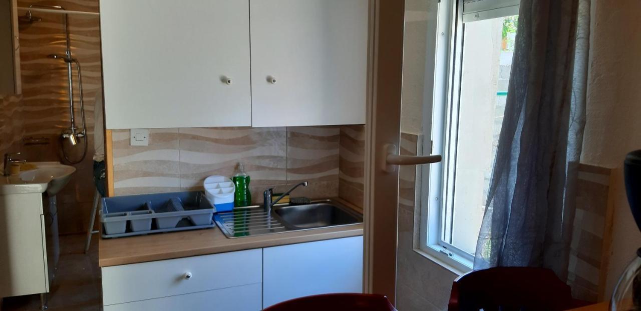 Apartment "Mislav" Gornji Karin Buitenkant foto