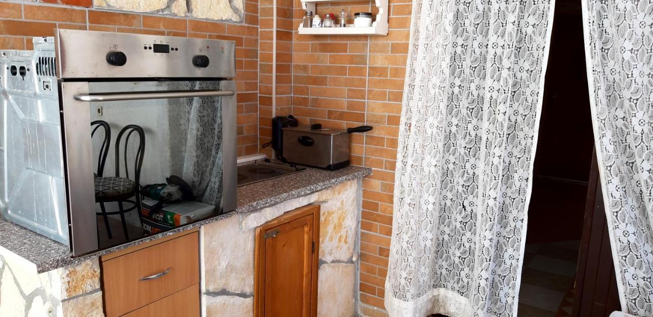 Apartment "Mislav" Gornji Karin Buitenkant foto