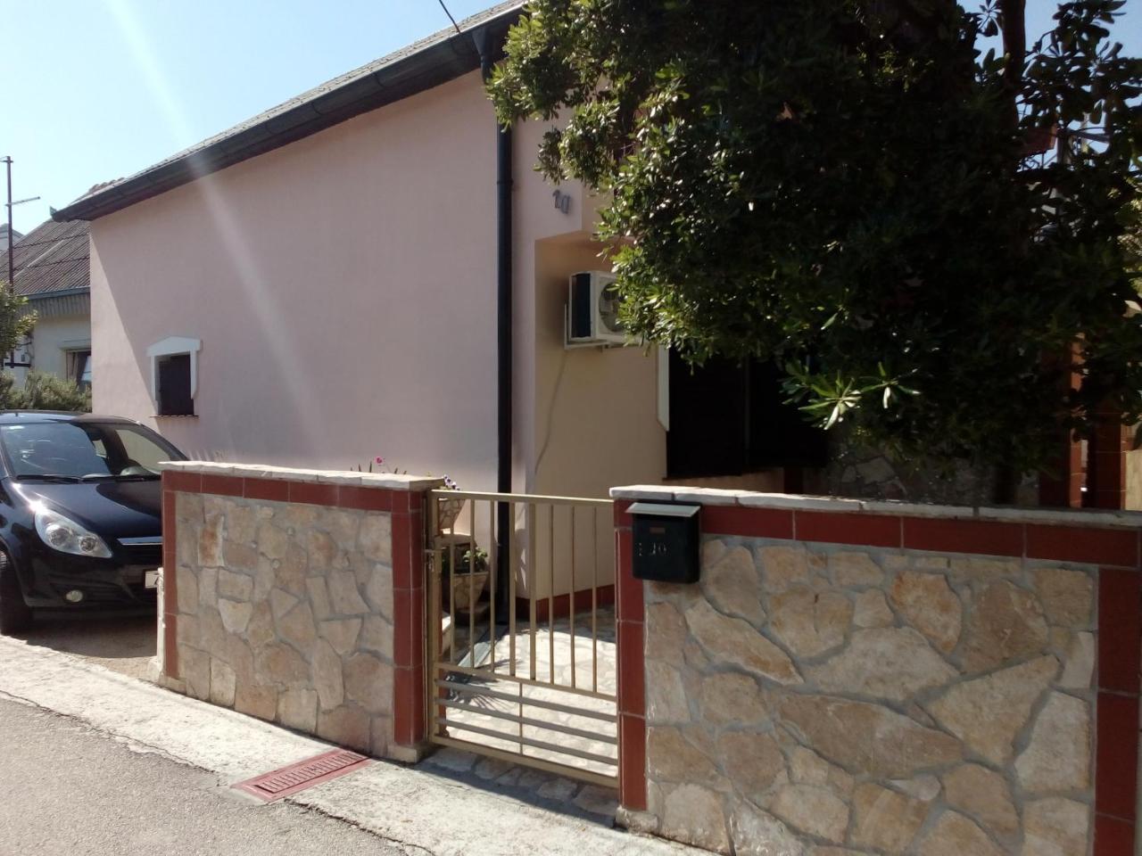 Apartment "Mislav" Gornji Karin Buitenkant foto
