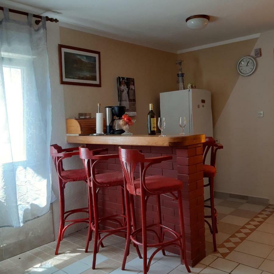 Apartment "Mislav" Gornji Karin Buitenkant foto